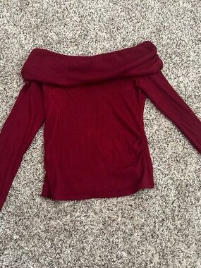 Off-the-Shoulder Ribbed Sweater in Burgundy
